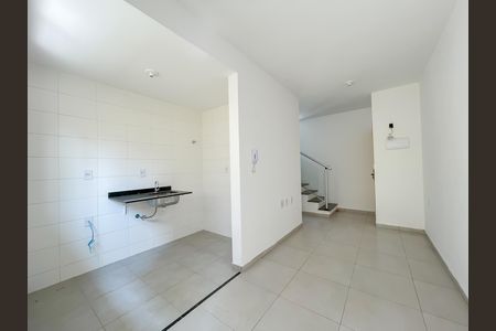 Casa de condomínio à venda com 52m², 2 quartos e 1 vagaSala