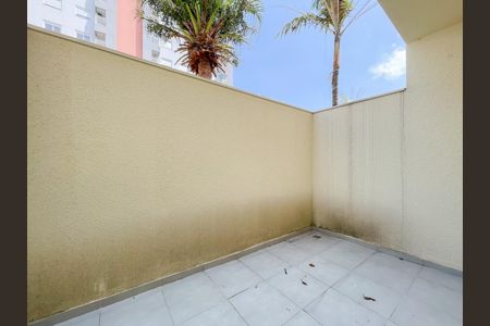 Casa de condomínio à venda com 52m², 2 quartos e 1 vagaQuintal