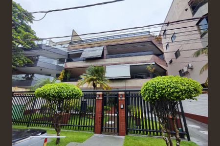 Apartamento para alugar com 95m², 3 quartos e 1 vaga Apartamento para alugar com 95m², 3 quartos e 1 vagaFachada