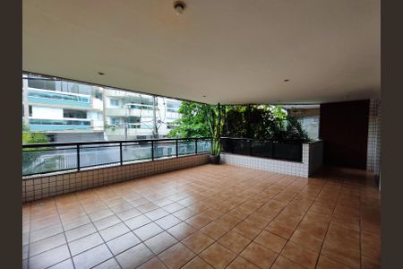 Apartamento para alugar com 95m², 3 quartos e 1 vaga Apartamento para alugar com 95m², 3 quartos e 1 vagaVaranda