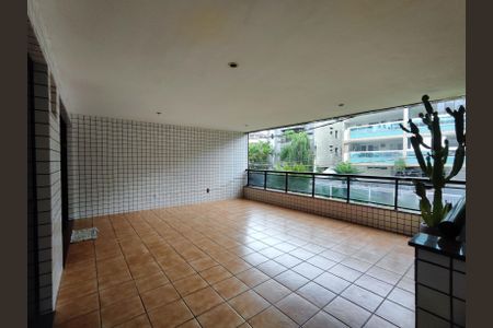 Apartamento para alugar com 95m², 3 quartos e 1 vaga Apartamento para alugar com 95m², 3 quartos e 1 vagaVaranda
