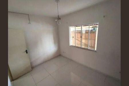 Quarto de casa para alugar com 3 quartos, 80m² em Galo Branco, São Gonçalo