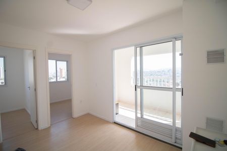 SALA E COZINHA de apartamento para alugar com 2 quartos, 35m² em Casa Verde Alta, São Paulo