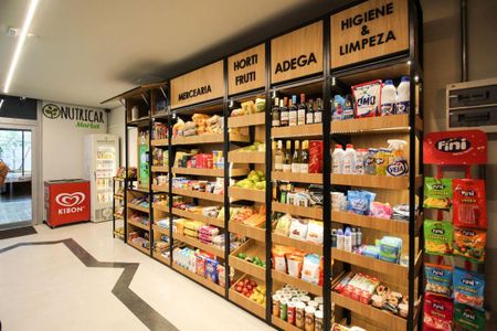 Studio para alugar com 28m², 1 quarto e sem vaga Studio para alugar com 28m², 1 quarto e sem vagaÁrea comum - Mini Mercado