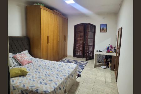 Casa à venda com 225m², 2 quartos e 2 vagasQuarto