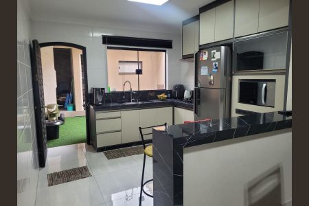Casa à venda com 225m², 2 quartos e 2 vagasCozinha