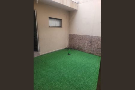 Casa à venda com 225m², 2 quartos e 2 vagasÁrea externa