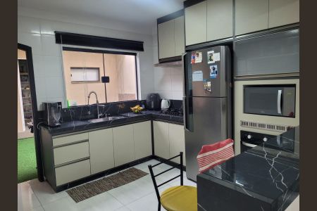 Casa à venda com 225m², 2 quartos e 2 vagasCozinha