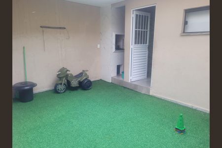 Casa à venda com 225m², 2 quartos e 2 vagasÁrea externa