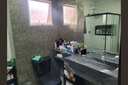 Casa à venda com 225m², 2 quartos e 2 vagasBanheiro