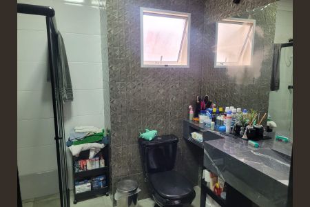 Casa à venda com 225m², 2 quartos e 2 vagasBanheiro