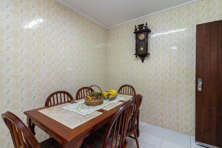Casa à venda com 200m², 3 quartos e 2 vagas Casa à venda com 200m², 3 quartos e 2 vagasSala de Jantar