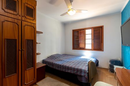Casa à venda com 200m², 3 quartos e 2 vagas Casa à venda com 200m², 3 quartos e 2 vagasQuarto 2
