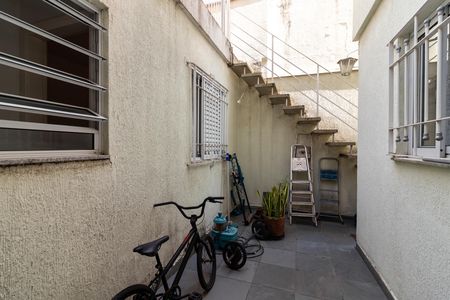 Casa à venda com 200m², 3 quartos e 2 vagas Casa à venda com 200m², 3 quartos e 2 vagasQuintal