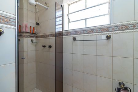 Casa à venda com 200m², 3 quartos e 2 vagas Casa à venda com 200m², 3 quartos e 2 vagasBanheiro 2