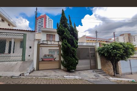 Casa à venda com 200m², 3 quartos e 2 vagas Casa à venda com 200m², 3 quartos e 2 vagasFachada