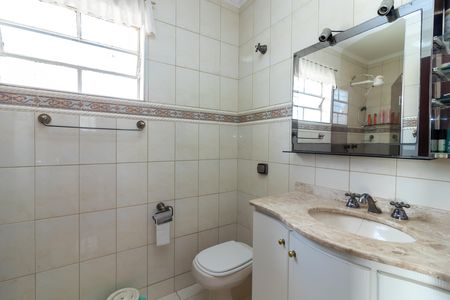 Casa à venda com 200m², 3 quartos e 2 vagas Casa à venda com 200m², 3 quartos e 2 vagasBanheiro 2