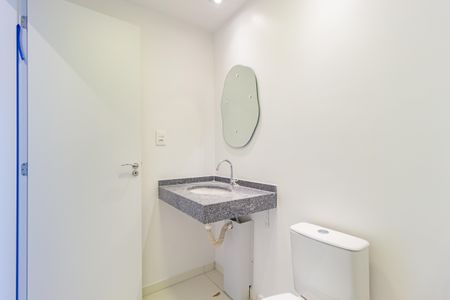 Banheiro de kitnet/studio para alugar com 1 quarto, 25m² em Vila Prudente, São Paulo
