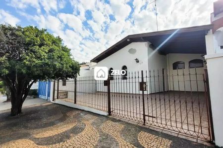 Casa à venda com 190m², 5 quartos e 3 vagasFoto 02