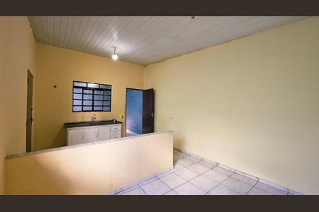Casa para alugar com 30m², 1 quarto e sem vaga Casa para alugar com 30m², 1 quarto e sem vagaSala