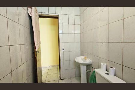 Casa para alugar com 30m², 1 quarto e sem vaga Casa para alugar com 30m², 1 quarto e sem vagaBanheiro