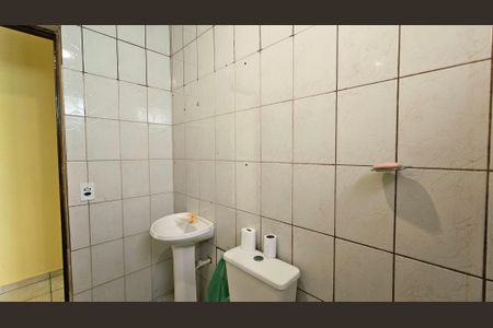 Casa para alugar com 30m², 1 quarto e sem vaga Casa para alugar com 30m², 1 quarto e sem vagaBanheiro