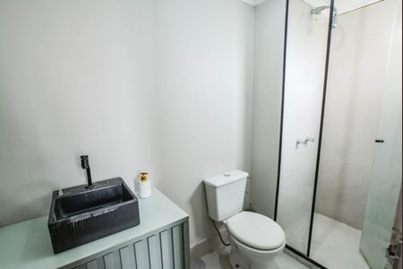 Apartamento à venda com 74m², 3 quartos e 2 vagas Apartamento à venda com 74m², 3 quartos e 2 vagasBanheiro da Suíte