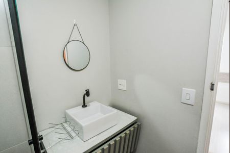 Apartamento à venda com 74m², 3 quartos e 2 vagas Apartamento à venda com 74m², 3 quartos e 2 vagasBanheiro Social
