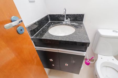 Casa de condomínio para alugar com 46m², 2 quartos e sem vagaBanheiro