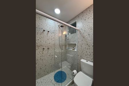 Apartamento à venda com 114m², 3 quartos e sem vaga Apartamento à venda com 114m², 3 quartos e sem vagaBanheiro social