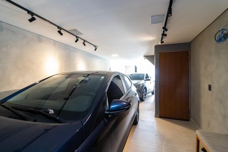 Casa à venda com 230m², 3 quartos e 4 vagas Casa à venda com 230m², 3 quartos e 4 vagasGaragem