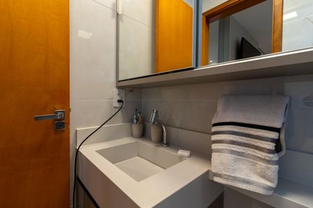 Casa à venda com 230m², 3 quartos e 4 vagas Casa à venda com 230m², 3 quartos e 4 vagasBanheiro da Suíte 1