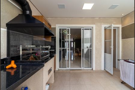 Casa à venda com 230m², 3 quartos e 4 vagas Casa à venda com 230m², 3 quartos e 4 vagasQuintal