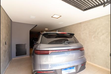 Casa à venda com 230m², 3 quartos e 4 vagas Casa à venda com 230m², 3 quartos e 4 vagasGaragem