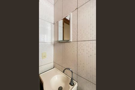 Casa de condomínio à venda com 51m², 2 quartos e 1 vaga Casa de condomínio à venda com 51m², 2 quartos e 1 vagaBanheiro