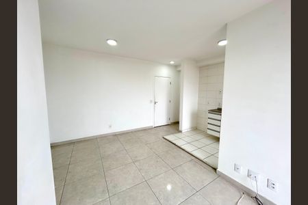 Sala de apartamento para alugar com 2 quartos, 55m² em Vila Galvão, Guarulhos
