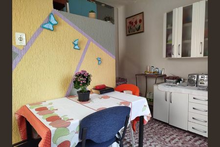 Casa à venda com 150m², 3 quartos e 2 vagasCozinha