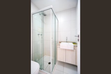 Banheiro de kitnet/studio para alugar com 1 quarto, 23m² em Vila Esperança, São Paulo