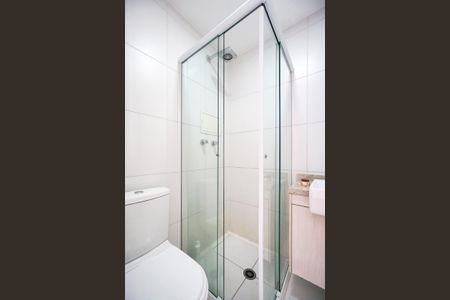 Banheiro de kitnet/studio para alugar com 1 quarto, 23m² em Vila Esperança, São Paulo