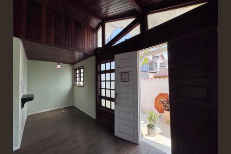 Sala de casa para alugar com 2 quartos, 200m² em Vargem Grande, Rio de Janeiro