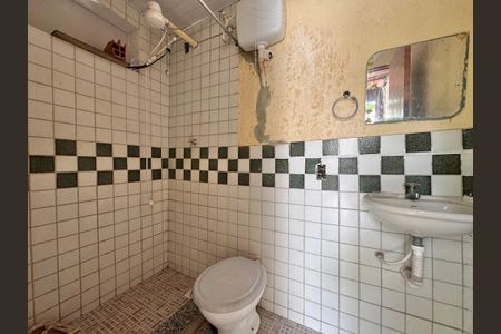 Casa para alugar com 200m², 2 quartos e 5 vagasÁrea externa - Banheiro