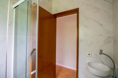 Apartamento à venda com 67m², 2 quartos e 2 vagas Apartamento à venda com 67m², 2 quartos e 2 vagasBanheiro social