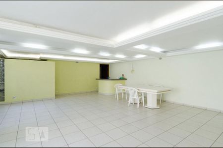 Apartamento à venda com 102m², 3 quartos e 2 vagas Apartamento à venda com 102m², 3 quartos e 2 vagasÁrea comum - Salão de festas
