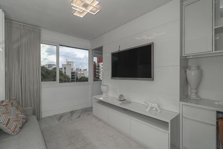 Sala de apartamento à venda com 1 quarto, 54m² em Três Figueiras, Porto Alegre