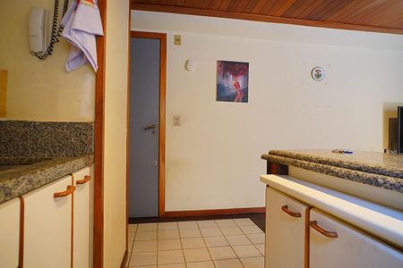Cozinha  de apartamento à venda com 1 quarto, 55m² em Independência, Porto Alegre