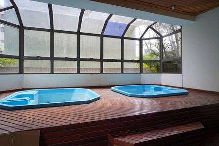 Apartamento à venda com 55m², 1 quarto e sem vagaÁrea comum - Piscina