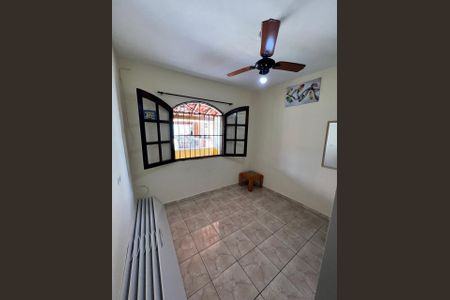 Casa para alugar com 280m², 3 quartos e 5 vagas Casa para alugar com 280m², 3 quartos e 5 vagasQuarto