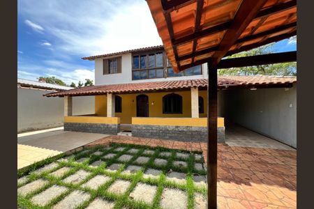 Casa para alugar com 280m², 3 quartos e 5 vagas Casa para alugar com 280m², 3 quartos e 5 vagasÁrea externa