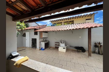 Casa para alugar com 280m², 3 quartos e 5 vagas Casa para alugar com 280m², 3 quartos e 5 vagasÁrea externa