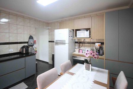 Casa à venda com 262m², 4 quartos e 1 vaga